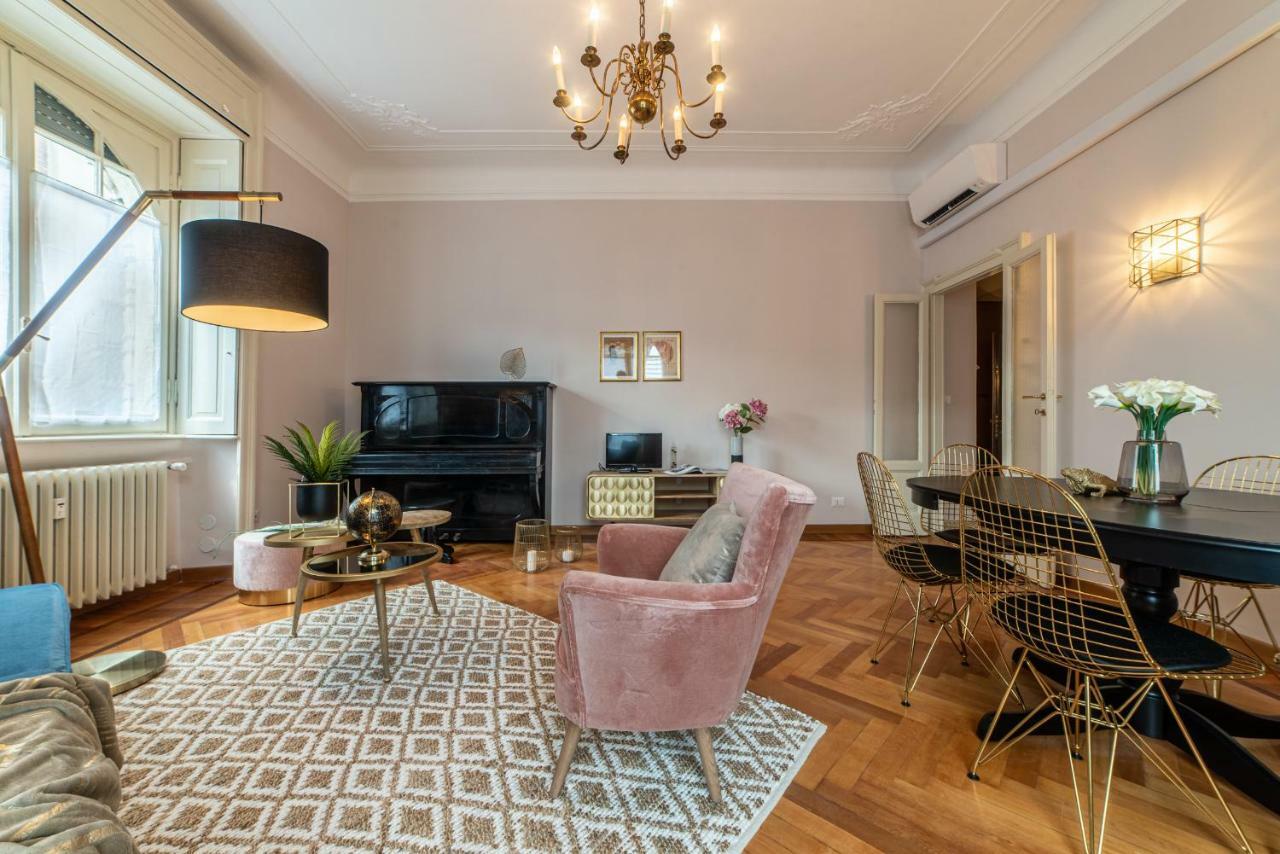 Joivy Sophisticated 3-Bed Flat With Desk Apartment Милано Екстериор снимка