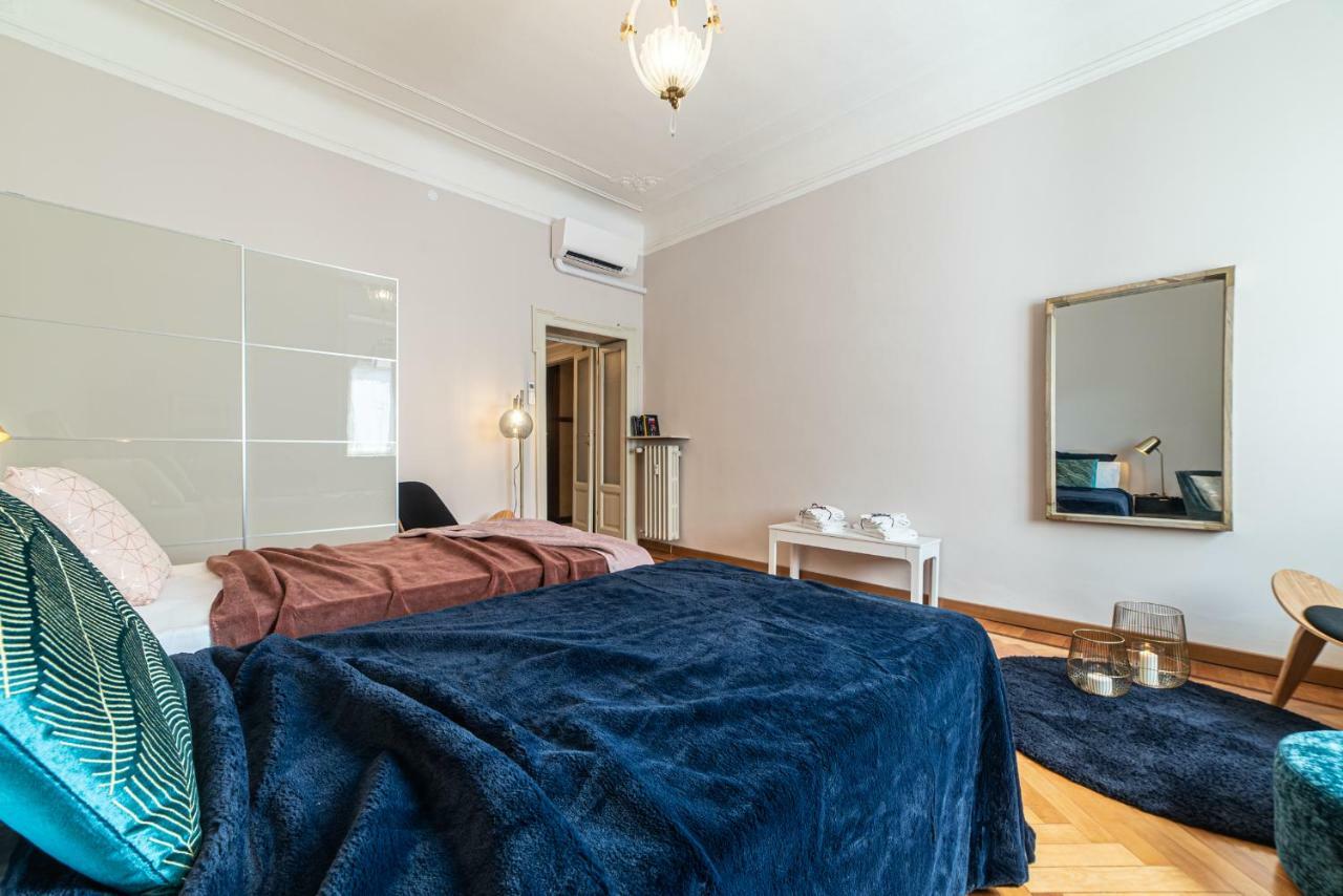 Joivy Sophisticated 3-Bed Flat With Desk Apartment Милано Екстериор снимка