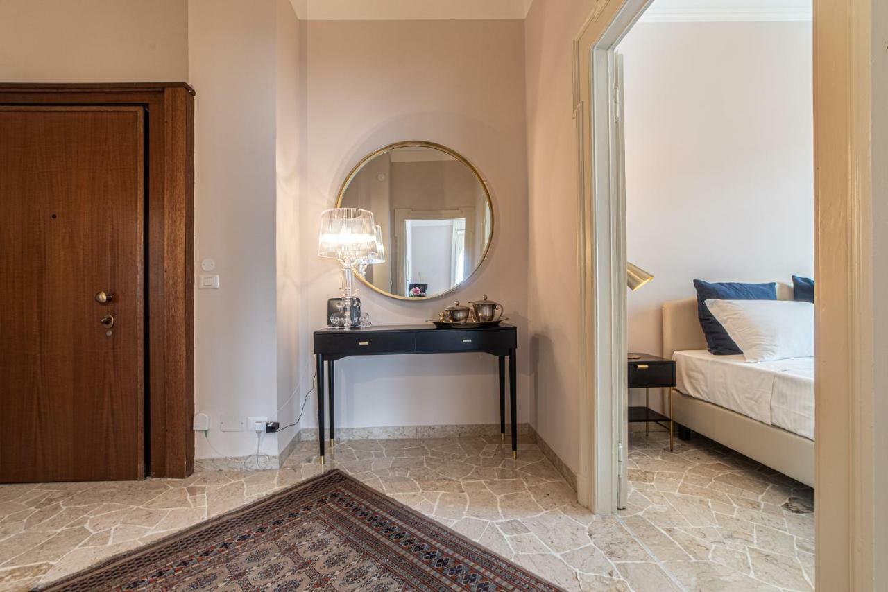 Joivy Sophisticated 3-Bed Flat With Desk Apartment Милано Екстериор снимка