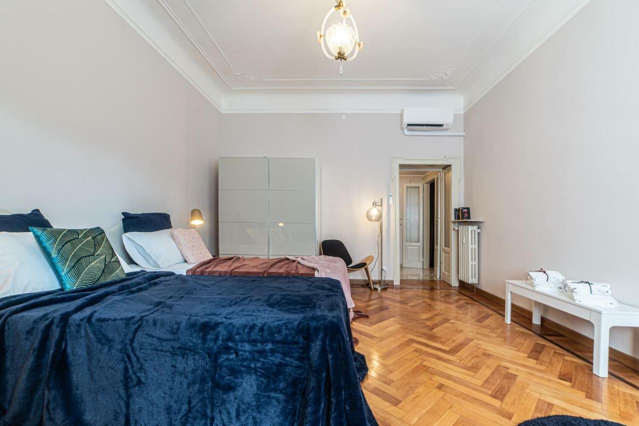 Joivy Sophisticated 3-Bed Flat With Desk Apartment Милано Екстериор снимка